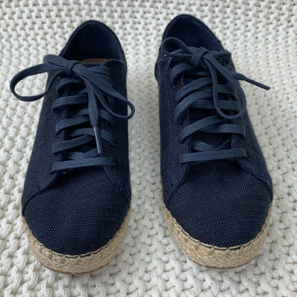 TOMS Lena Espadrille Lace Up Sneaker in Navy